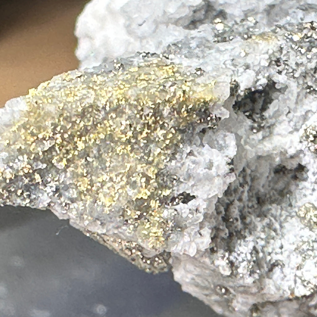 Gold-quartz specimen “Peru”
