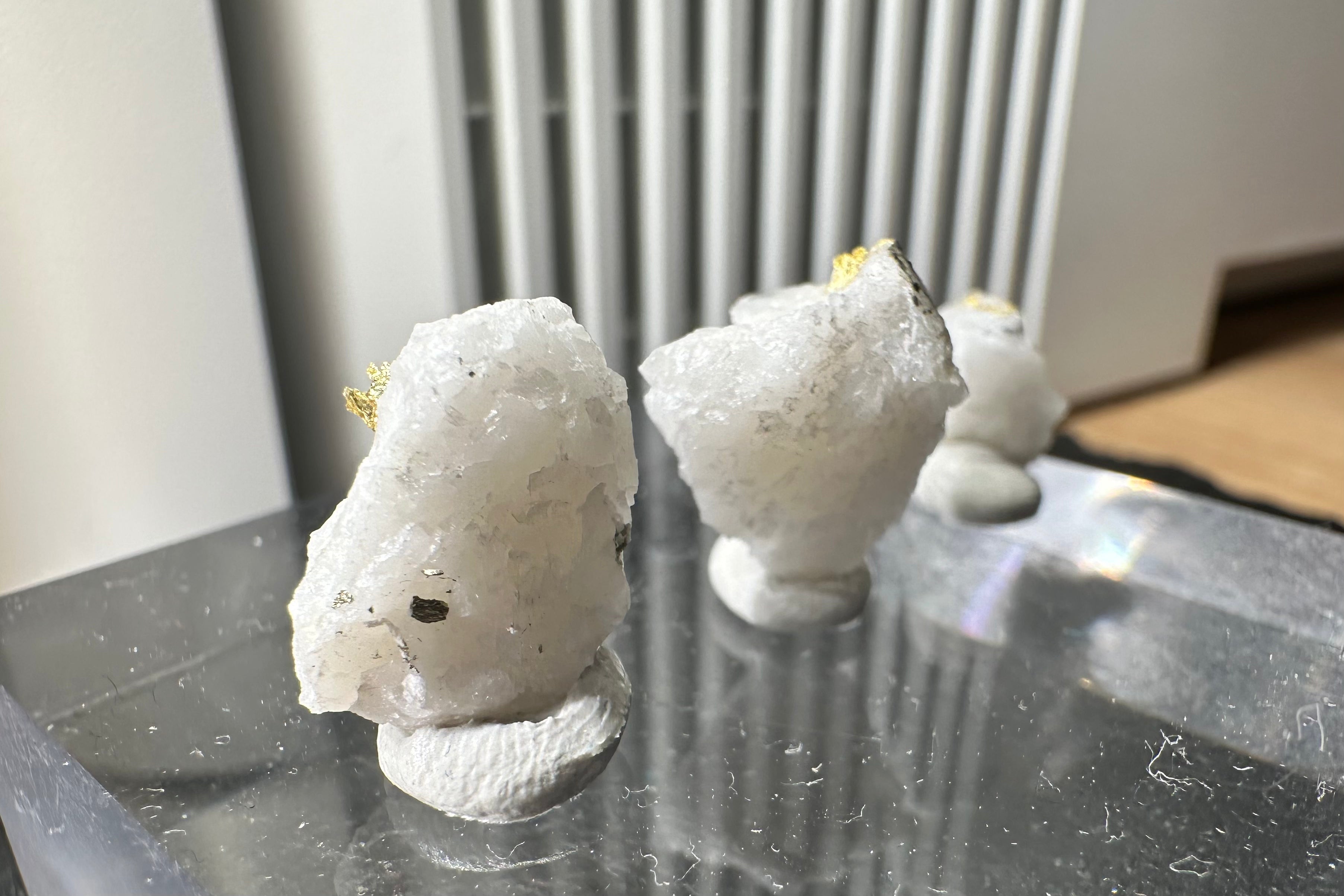 Konvolut von Drei (3) Gold-Quarz-Specimen „Peru“