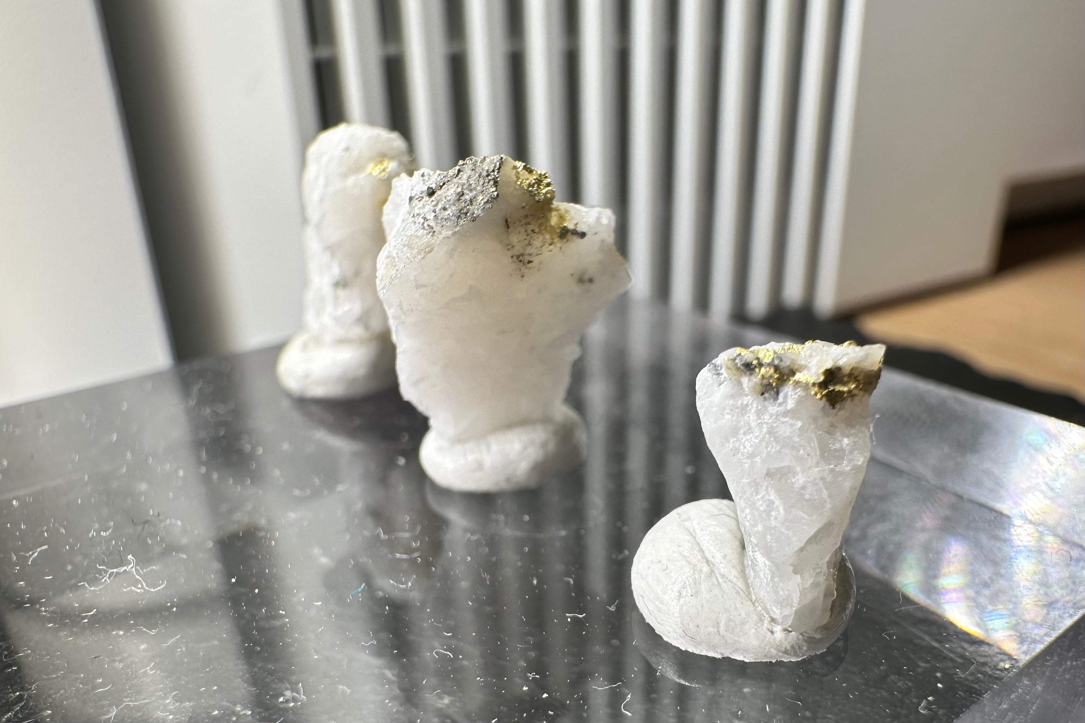 Konvolut von Drei (3) Gold-Quarz-Specimen „Peru“