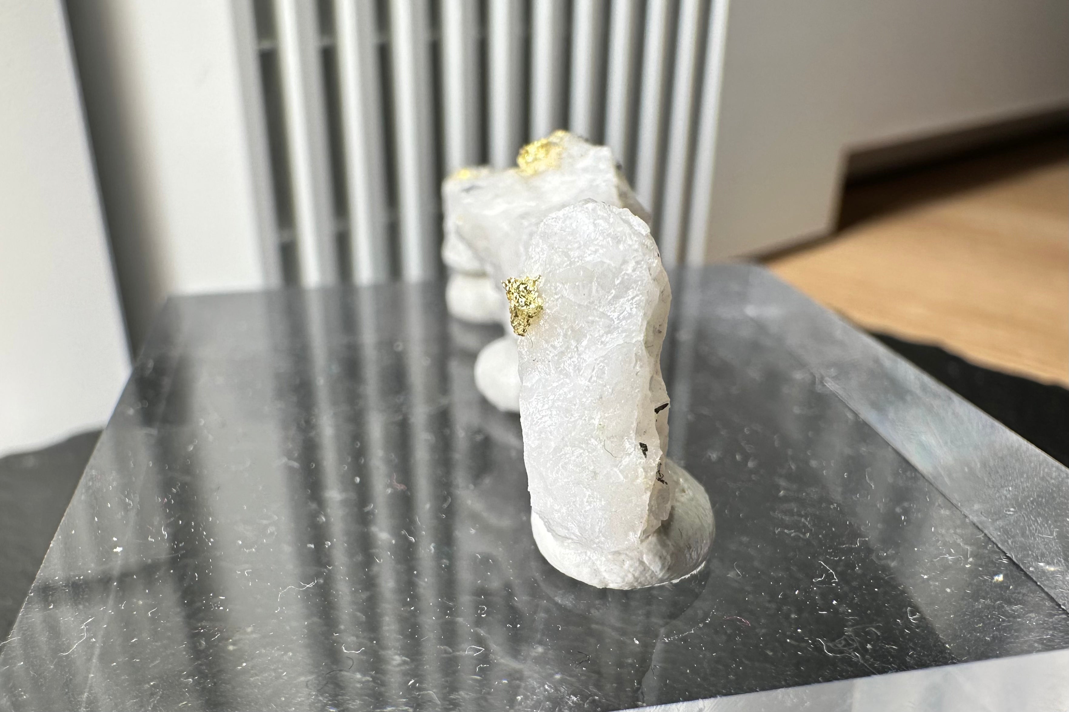 Konvolut von Drei (3) Gold-Quarz-Specimen „Peru“