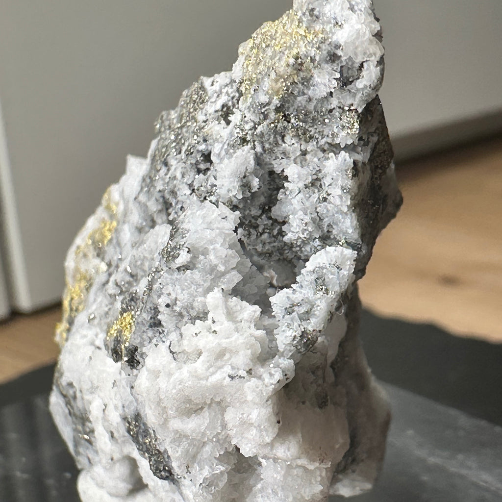 Gold-quartz specimen “Peru”