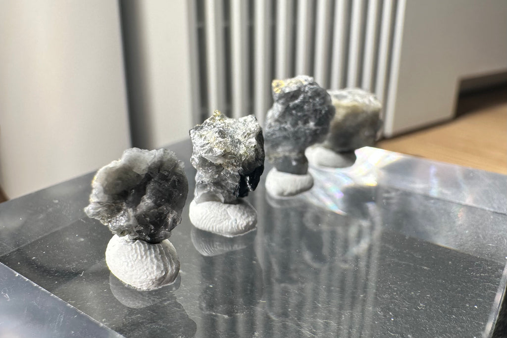 Konvolut von Vier (4) Gold-Quarz-Specimen „Peru“