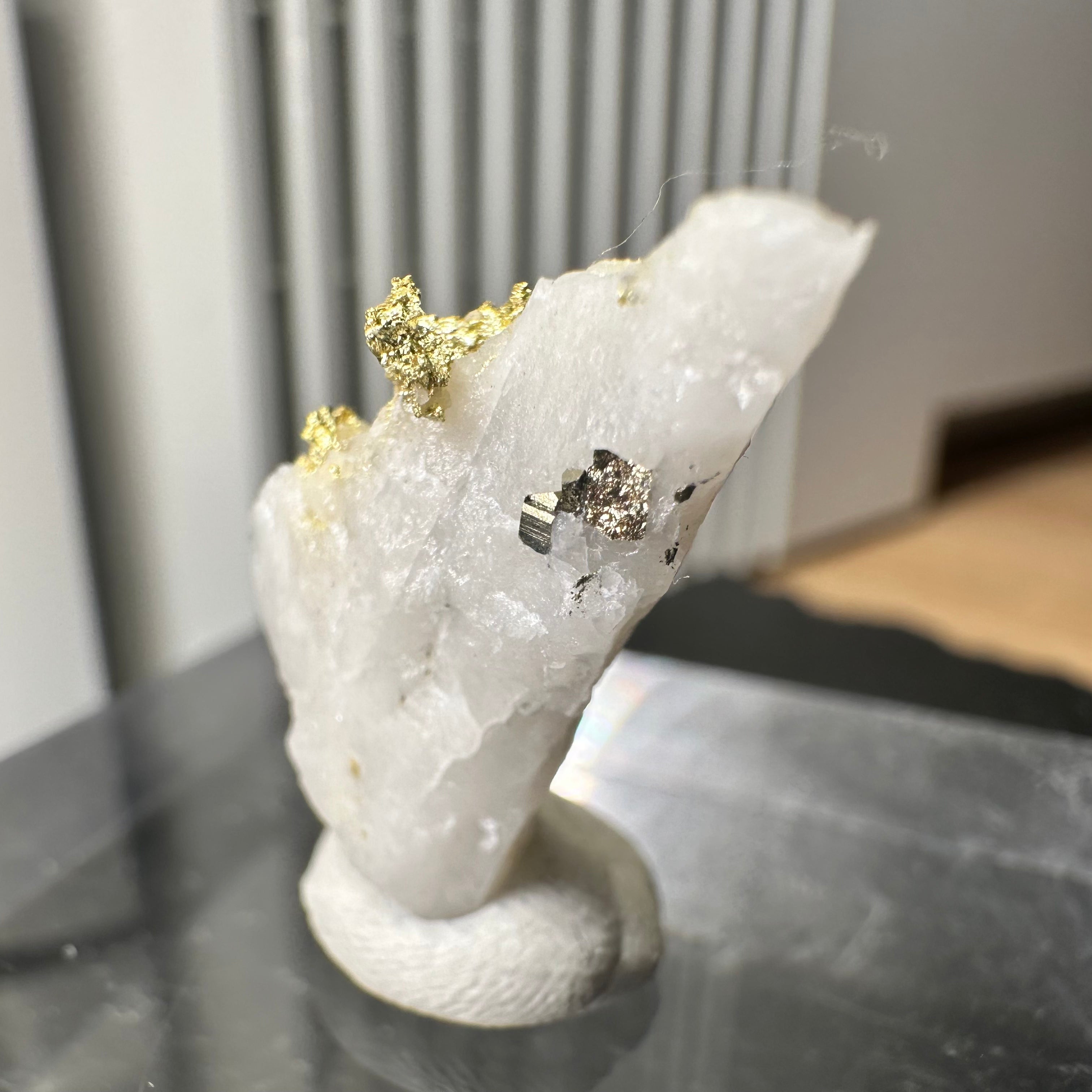 "The Crown" - Kristallines Gold-Quarz-Specimen „Peru“