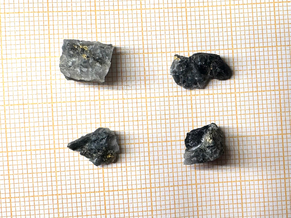 Konvolut von Vier (4) Gold-Quarz-Specimen „Peru“