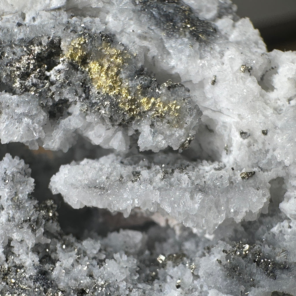 Gold-quartz specimen “Peru”
