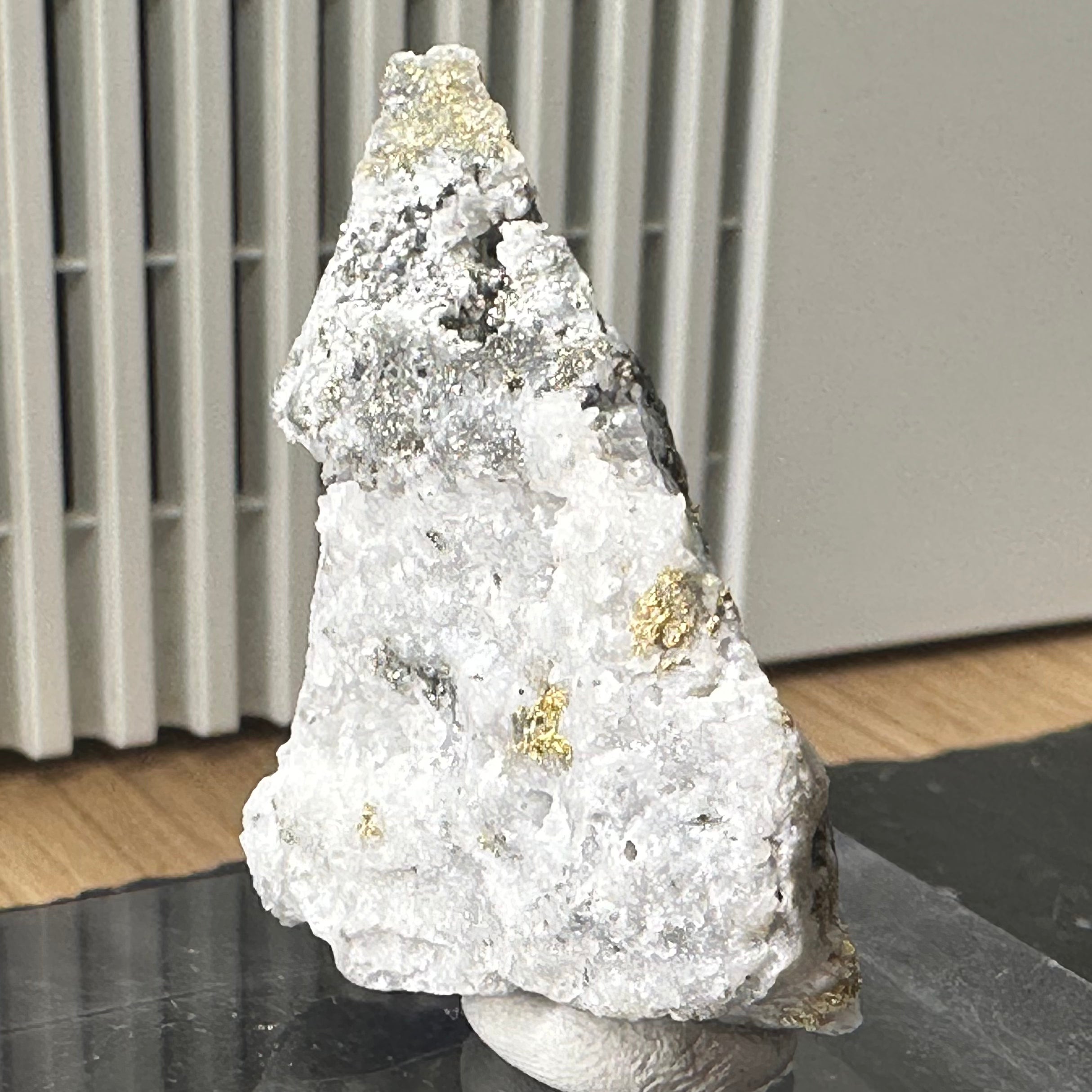 Gold-quartz specimen “Peru”