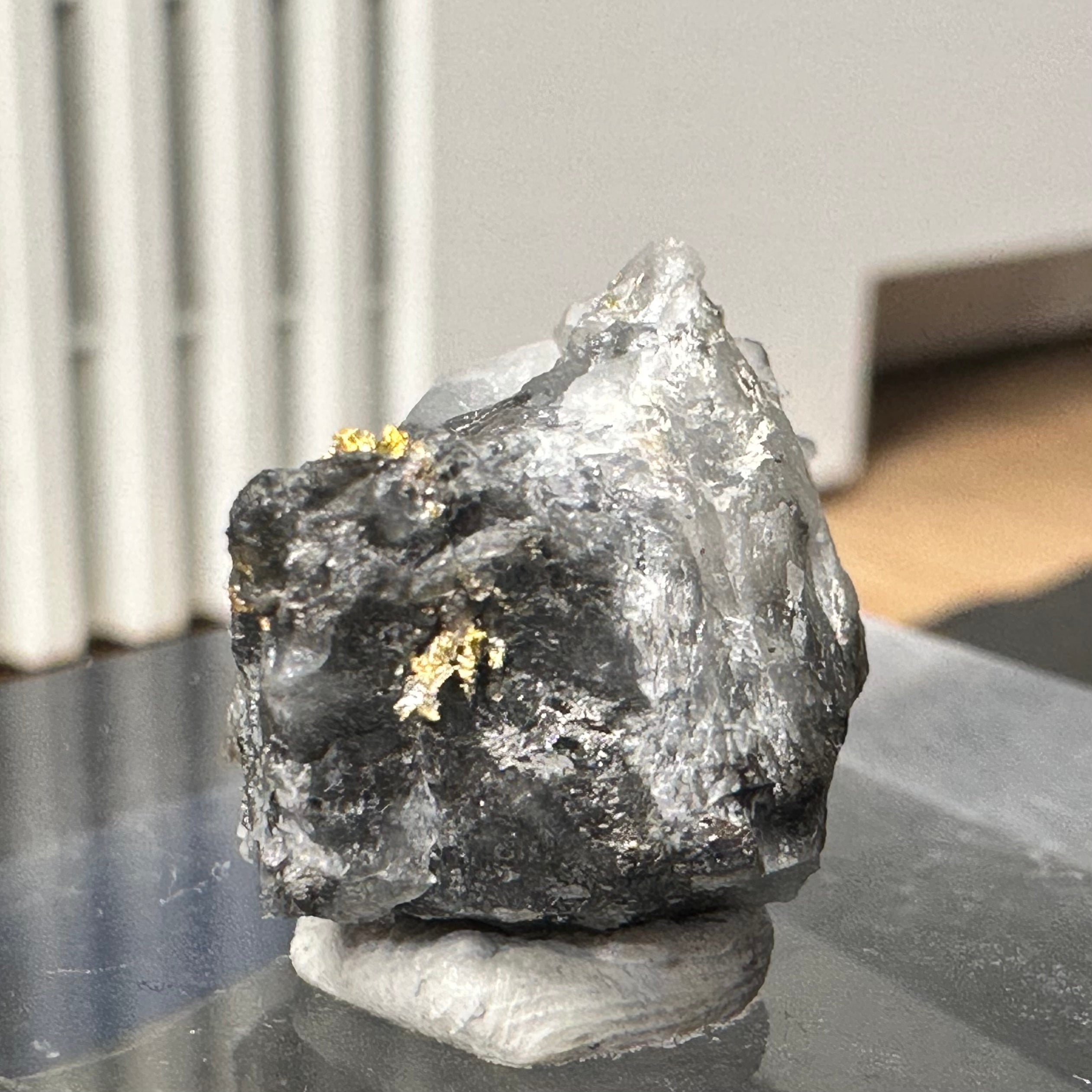 Gold-quartz specimen “Peru”