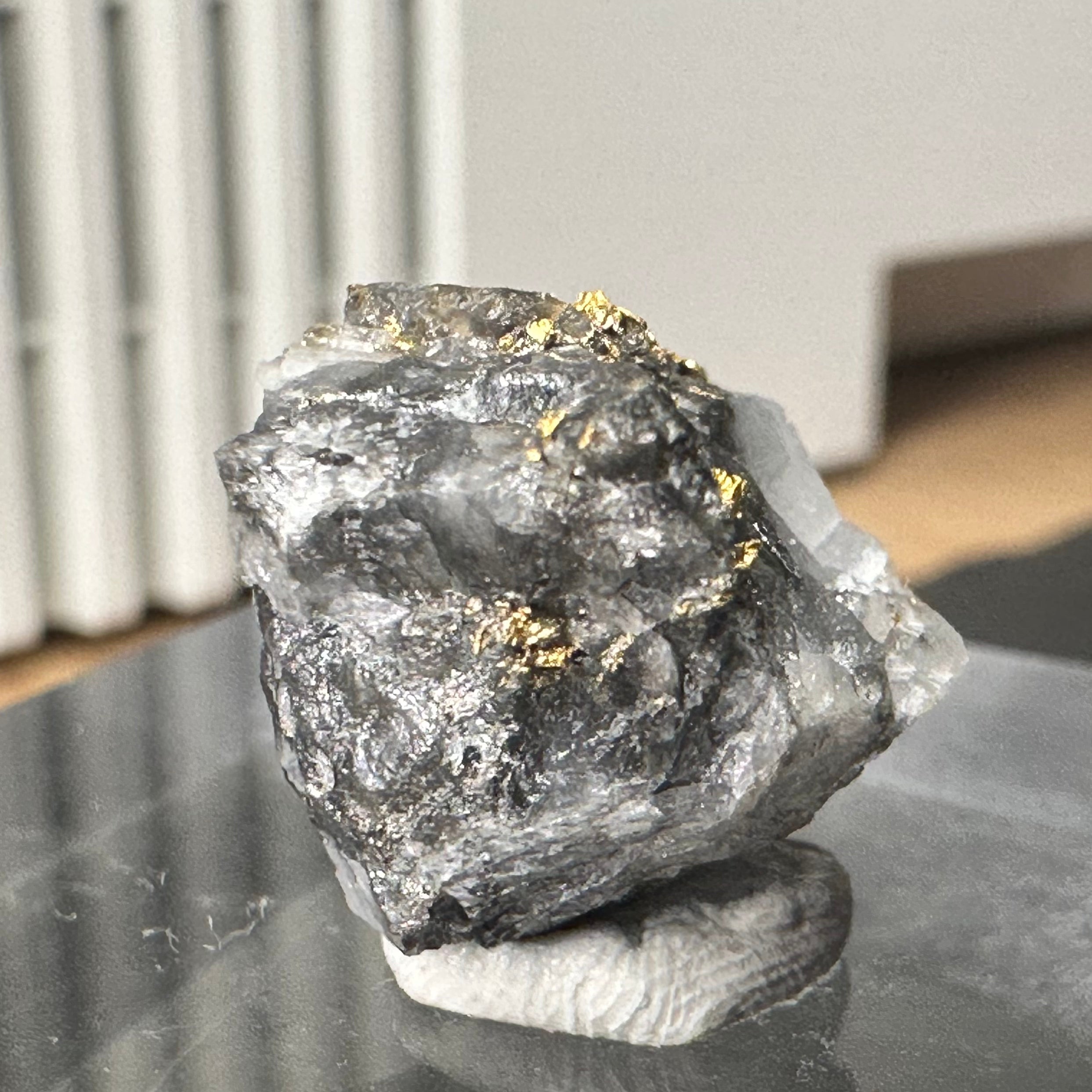 Gold-quartz specimen “Peru”