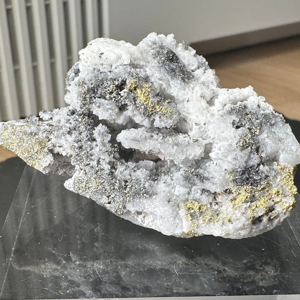 Gold-quartz specimen “Peru”