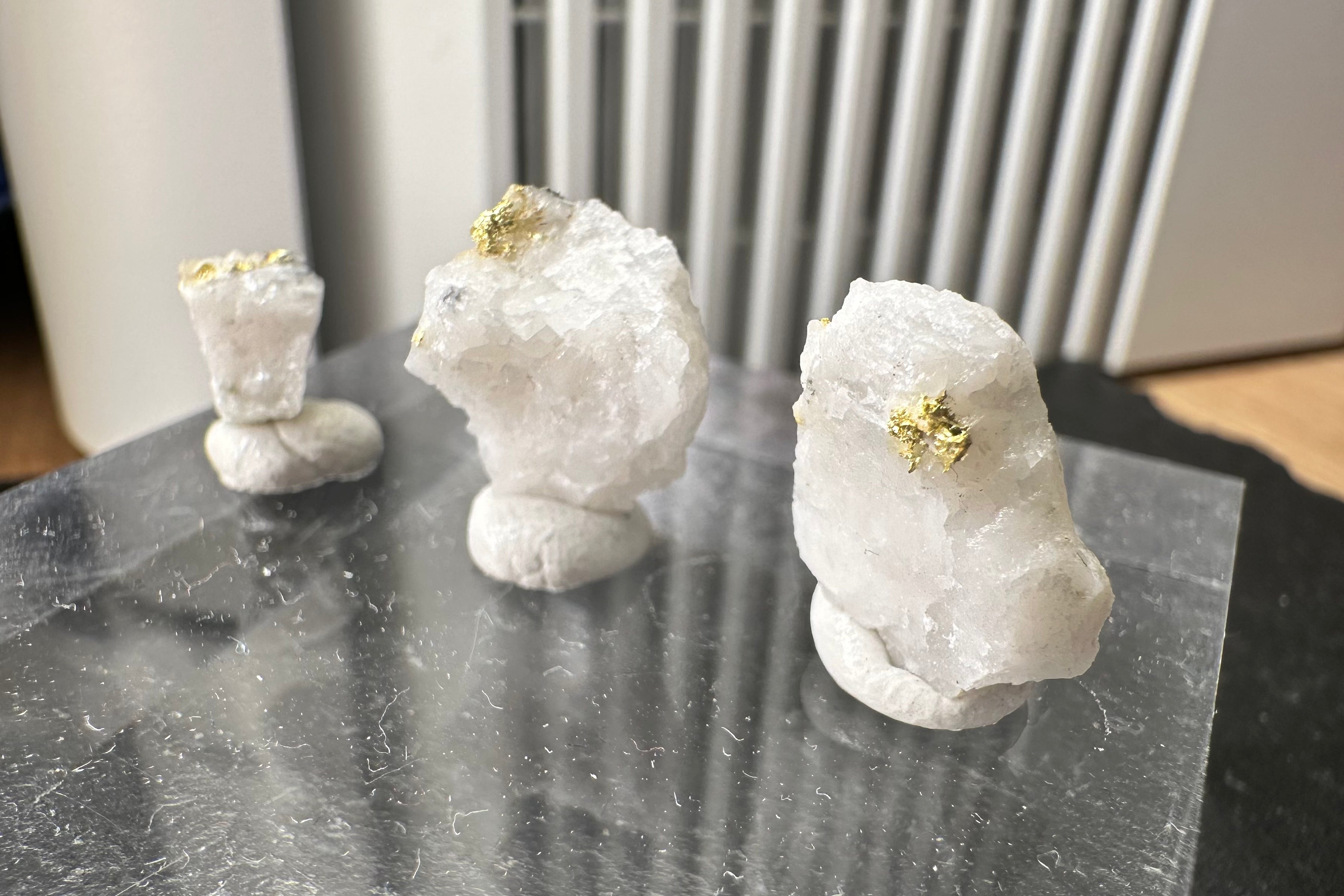 Konvolut von Drei (3) Gold-Quarz-Specimen „Peru“